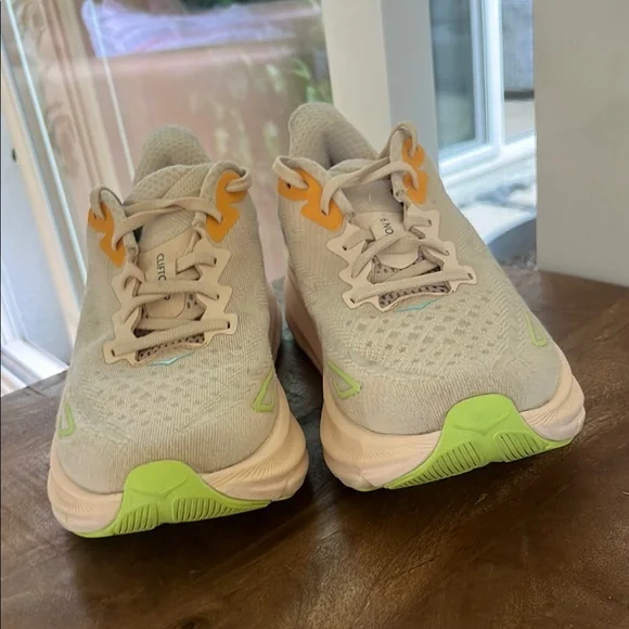 Hoka Beige and Orange Running Shoes - Picture 4 of 6
